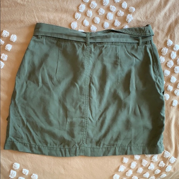 H&M Belted Green Skirt - Picture 2 of 7